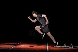 博弈逻辑：幸存者偏差对策略复盘的误导。（博弈思维：幸存者偏误如何扭曲战略复盘）